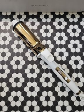 Kristin Ess 2" Soft Bend Curling Iron